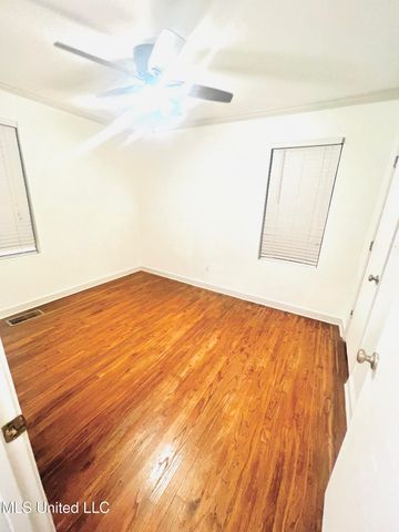 1039 Hall Lane, Raymond, MS 39154