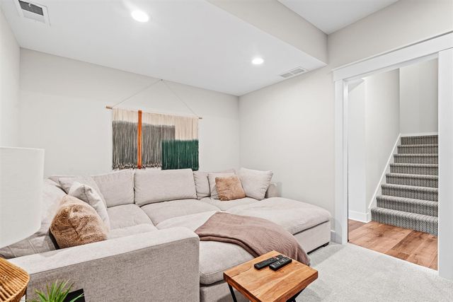 8020 Summerwood Court, Hudsonville, MI 49426