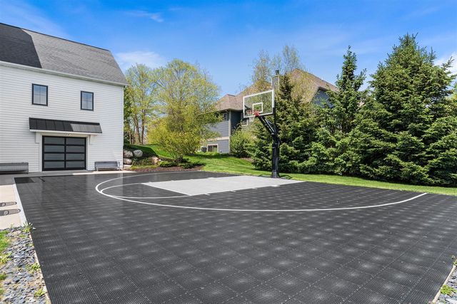 8020 Summerwood Court, Hudsonville, MI 49426