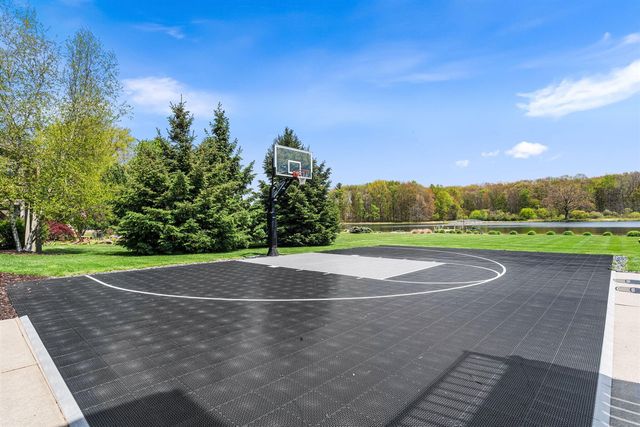 8020 Summerwood Court, Hudsonville, MI 49426