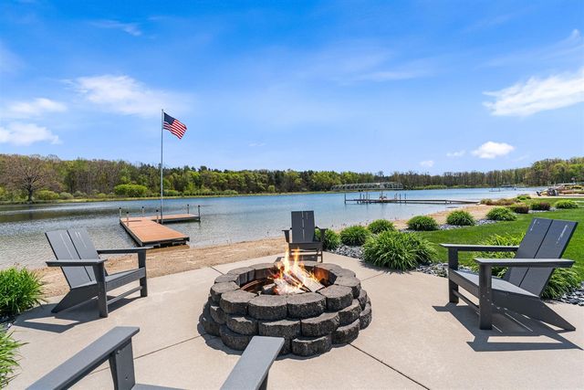 8020 Summerwood Court, Hudsonville, MI 49426