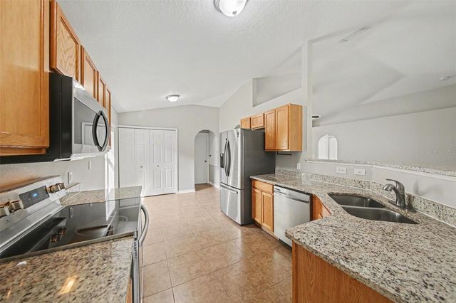 2212 NICOLLETT WAY, Leesburg, FL 34748