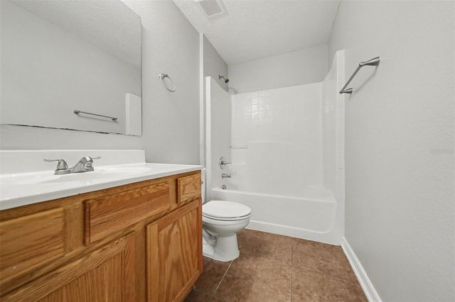 2212 NICOLLETT WAY, Leesburg, FL 34748