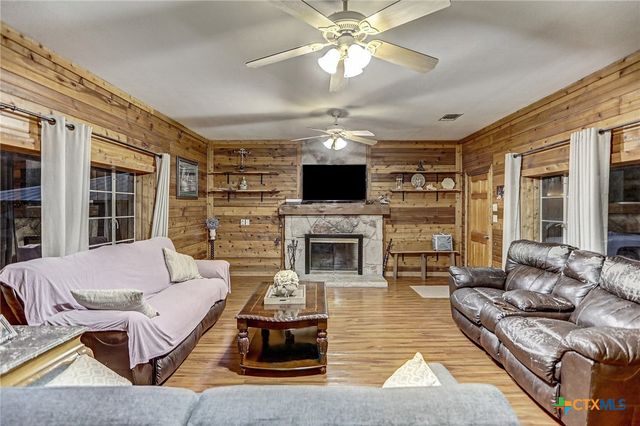 1750 Craddock Way, San Marcos, TX 78666