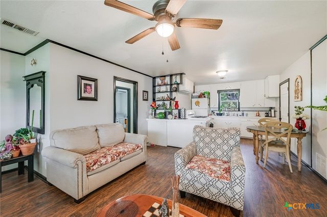 1750 Craddock Way, San Marcos, TX 78666