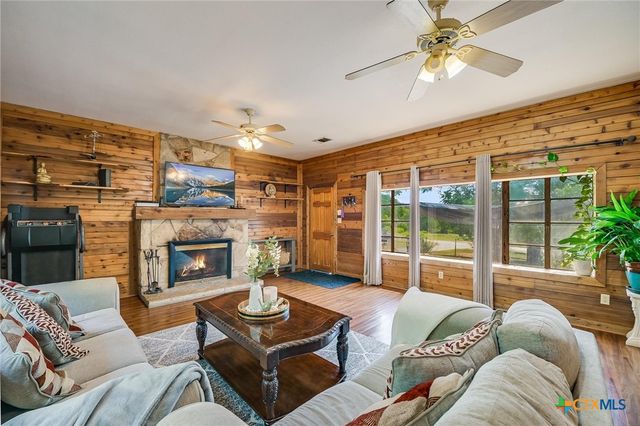 1750 Craddock Way, San Marcos, TX 78666