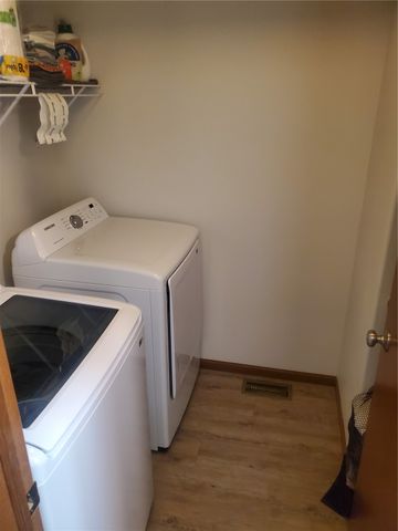 1854 Wrigley Street, Ely, IA 52227