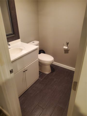 1854 Wrigley Street, Ely, IA 52227