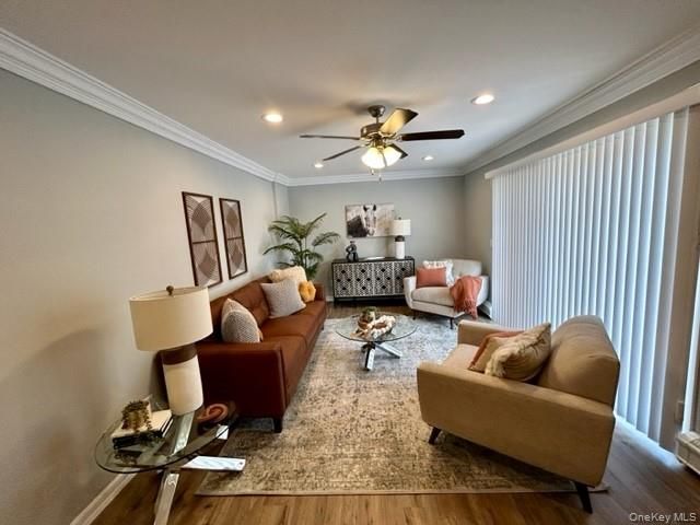 45 Golden Avenue E05, Deer Park, NY 11729