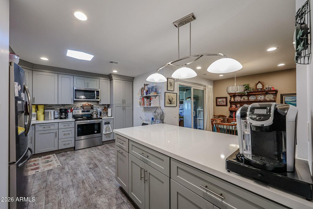 19022 N LAKEFOREST Drive, Sun City, AZ 85373 — photo 4