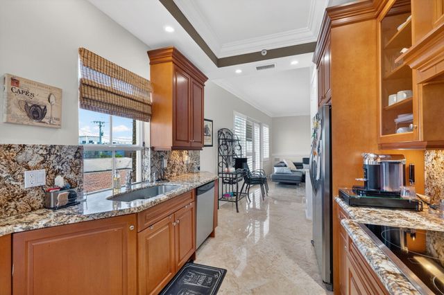 4332 Seagrape Drive 4, Lauderdale-By-The-Sea # 4, Lauderdale By The Sea, FL 33308