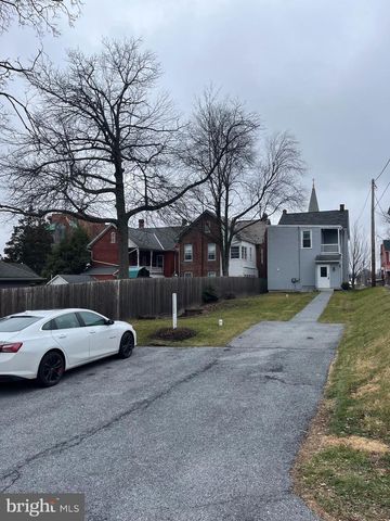 151 E MAIN STREET, Ephrata, PA 17522