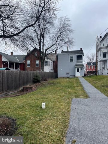 151 E MAIN STREET, Ephrata, PA 17522