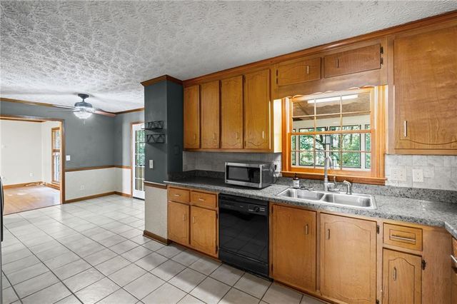 2171 Shillings Chase NW Drive, Kennesaw, GA 30152