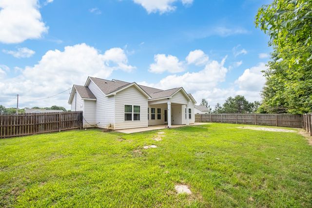 24 Belmont Drive, Fort Mitchell, AL 36856