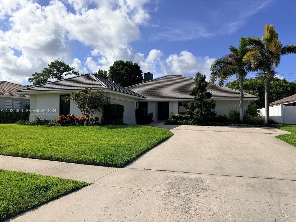 5569 Wind Drift Ln, Boca Raton, FL 33433