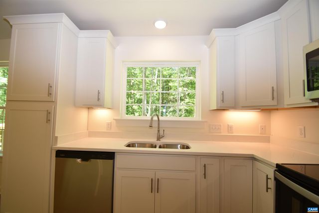 459 LAKE RD HL12B, Troy, VA 22974