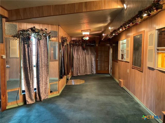 404 Svoboda Street, Yoakum, TX 77995