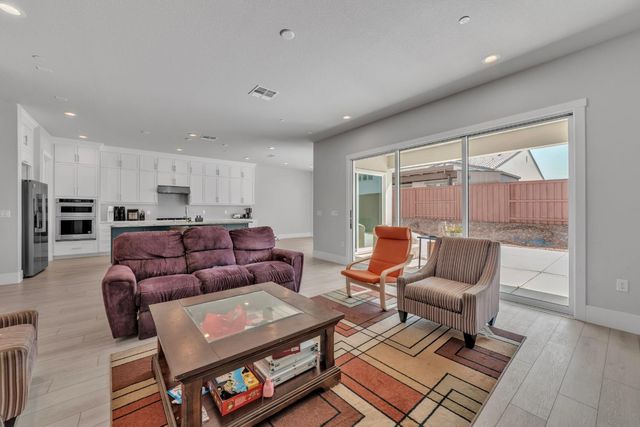 3558 Black Sage St, Folsom, CA 95630
