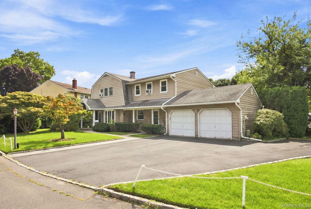 5 Conway Court, Glen Cove, NY 11542 — photo 2