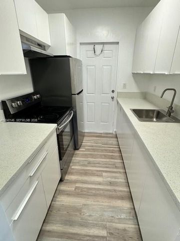 7925 W Dr 9 9, North Bay Village, FL 33141
