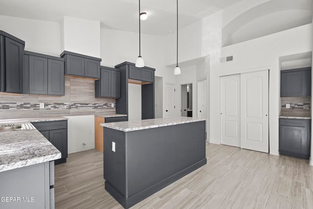 13853 Summer Story Avenue, Horizon City, TX 79928