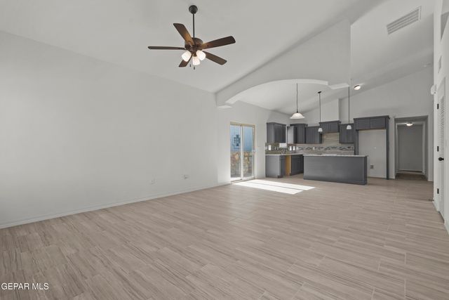 13853 Summer Story Avenue, Horizon City, TX 79928