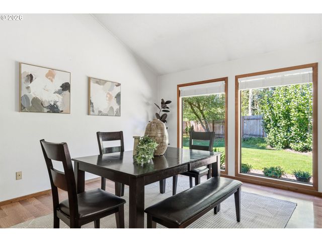 1306 TAMARISK Dr, West Linn, OR 97068