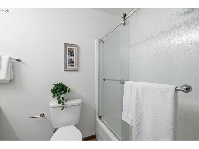 1306 TAMARISK Dr, West Linn, OR 97068