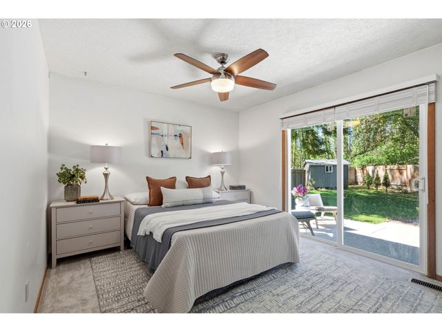 1306 TAMARISK Dr, West Linn, OR 97068