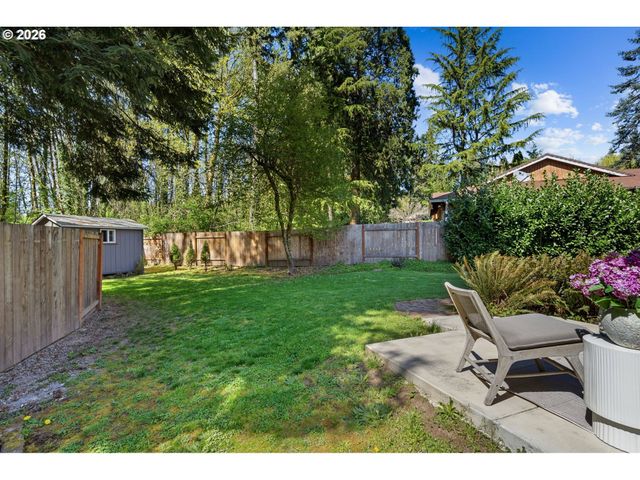 1306 TAMARISK Dr, West Linn, OR 97068