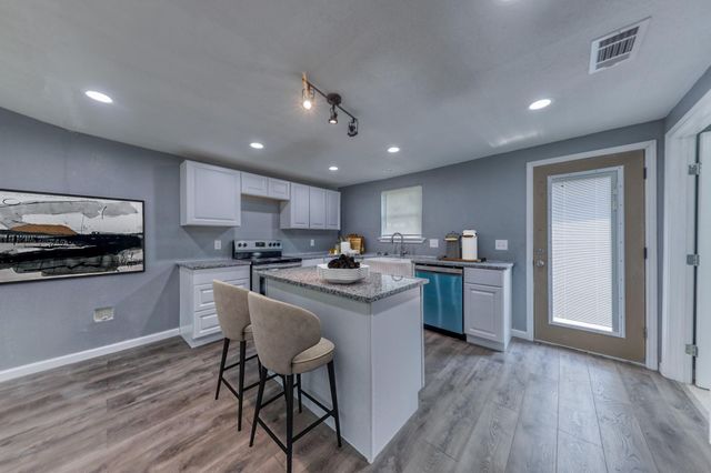 2816 Van Horn Avenue, Fort Worth, TX 76111