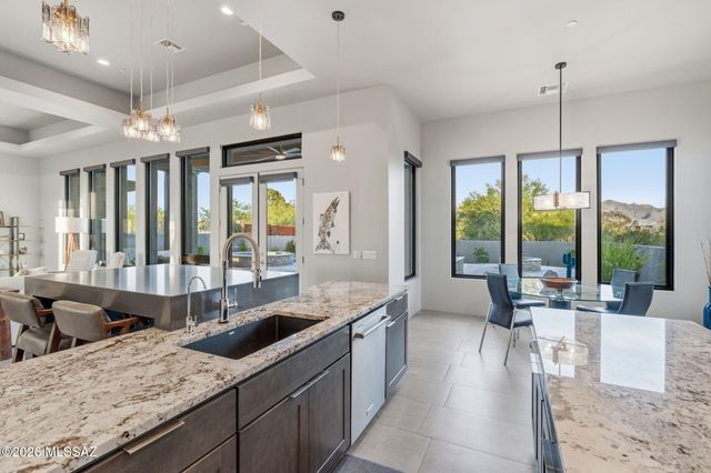 11930 N Mesquite Sunset Place, Oro Valley, AZ 85742