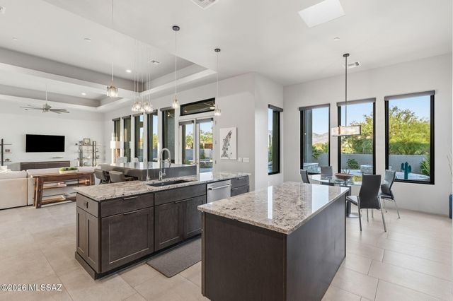 11930 N Mesquite Sunset Place, Oro Valley, AZ 85742