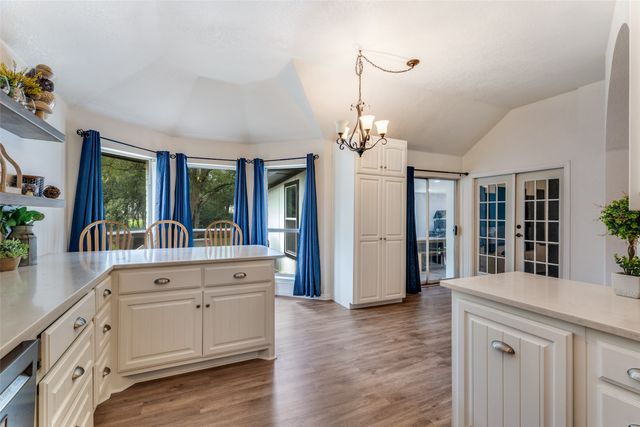 1217 Banks Street, River Oaks, TX 76114