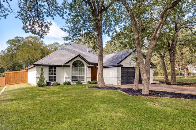 1217 Banks Street, River Oaks, TX 76114