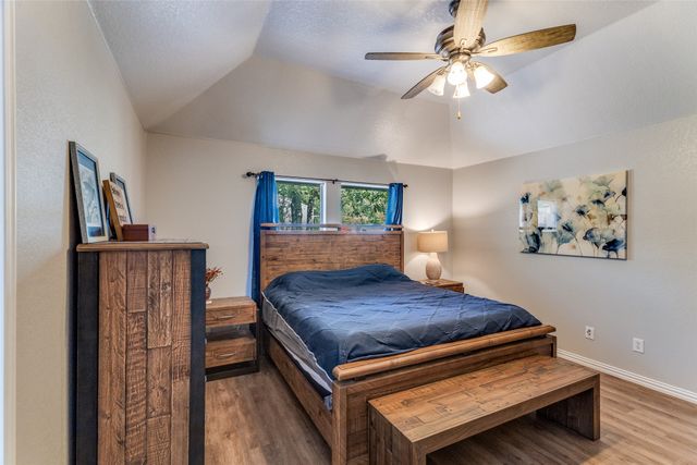 1217 Banks Street, River Oaks, TX 76114