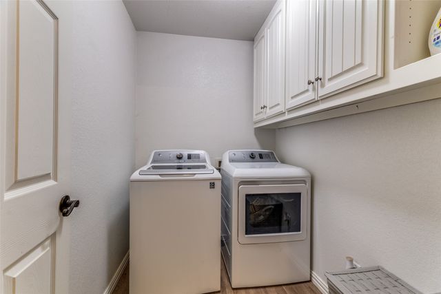 1217 Banks Street, River Oaks, TX 76114