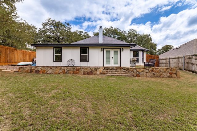 1217 Banks Street, River Oaks, TX 76114