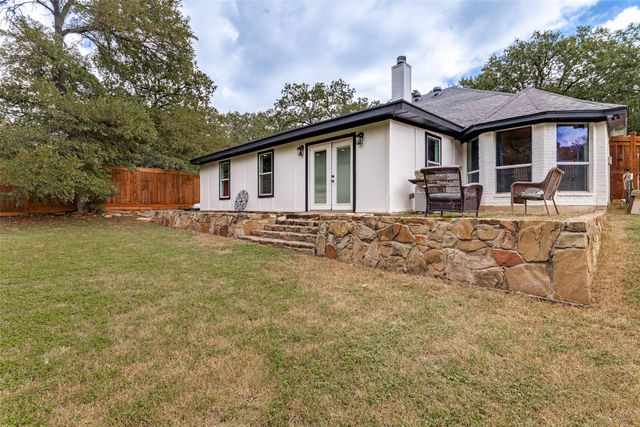 1217 Banks Street, River Oaks, TX 76114