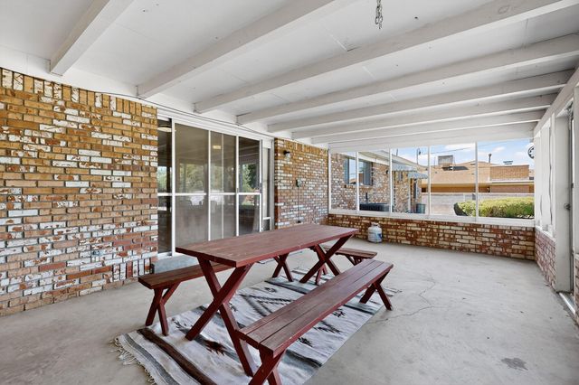 1414 California Street NE, Albuquerque, NM 87110