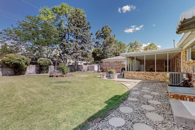 1414 California Street NE, Albuquerque, NM 87110