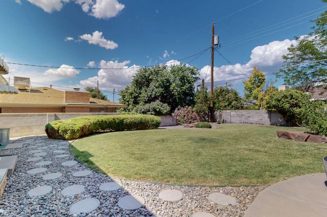 1414 California Street NE, Albuquerque, NM 87110