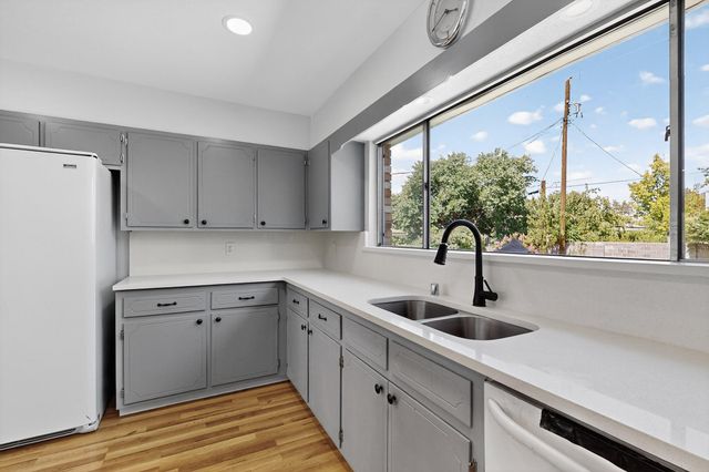 1414 California Street NE, Albuquerque, NM 87110