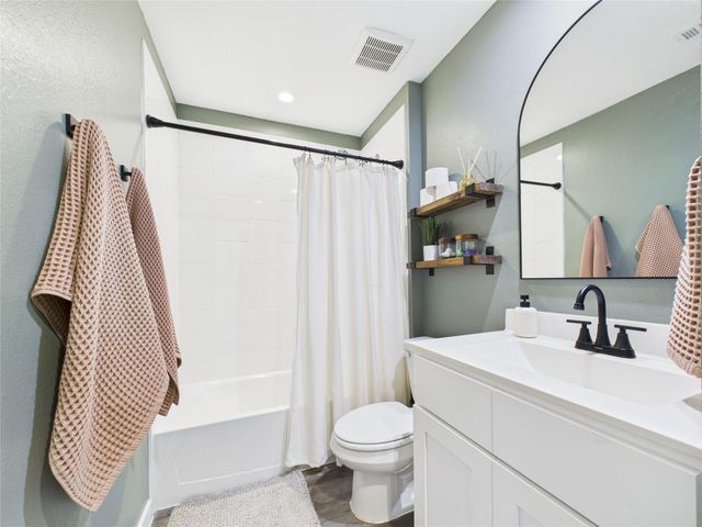 4206 Butler Point Lane, League City, TX 77573