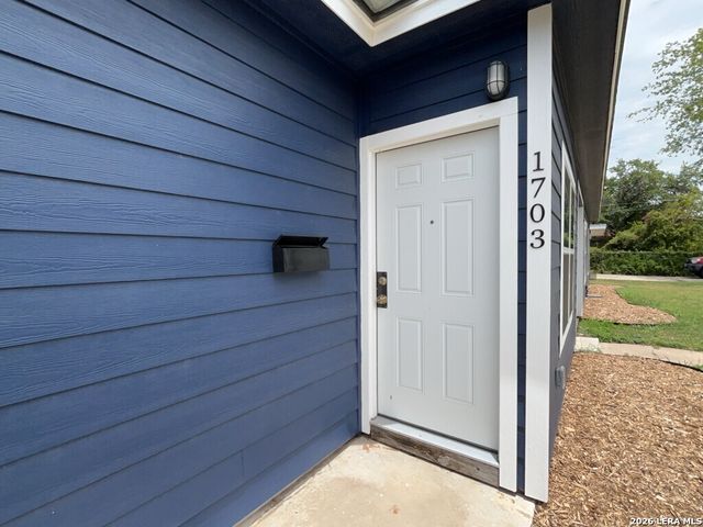 1703 W MULBERRY AVE, San Antonio, TX 78201