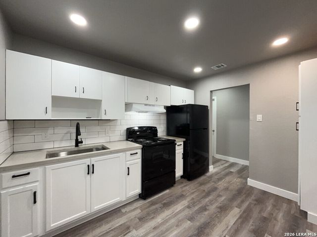 1703 W MULBERRY AVE, San Antonio, TX 78201