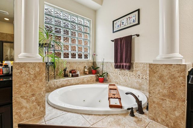 13909 N Lake Branch Lane, Houston, TX 77044