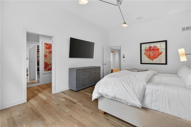6536 Granada Drive, Prairie Village, KS 66208