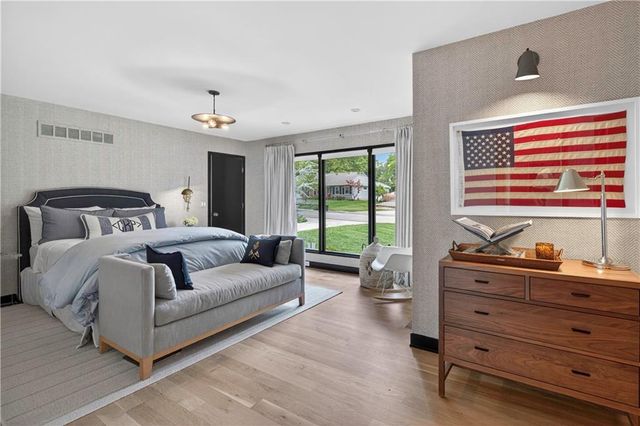 6536 Granada Drive, Prairie Village, KS 66208